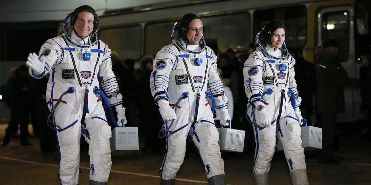Rusko oddialilo návrat trojice astronautov z ISS