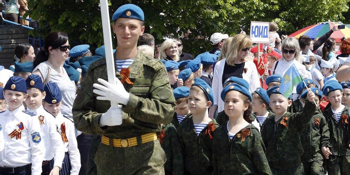Deti v Rostove pochodovali pred veteránmi druhej svetovej vojny