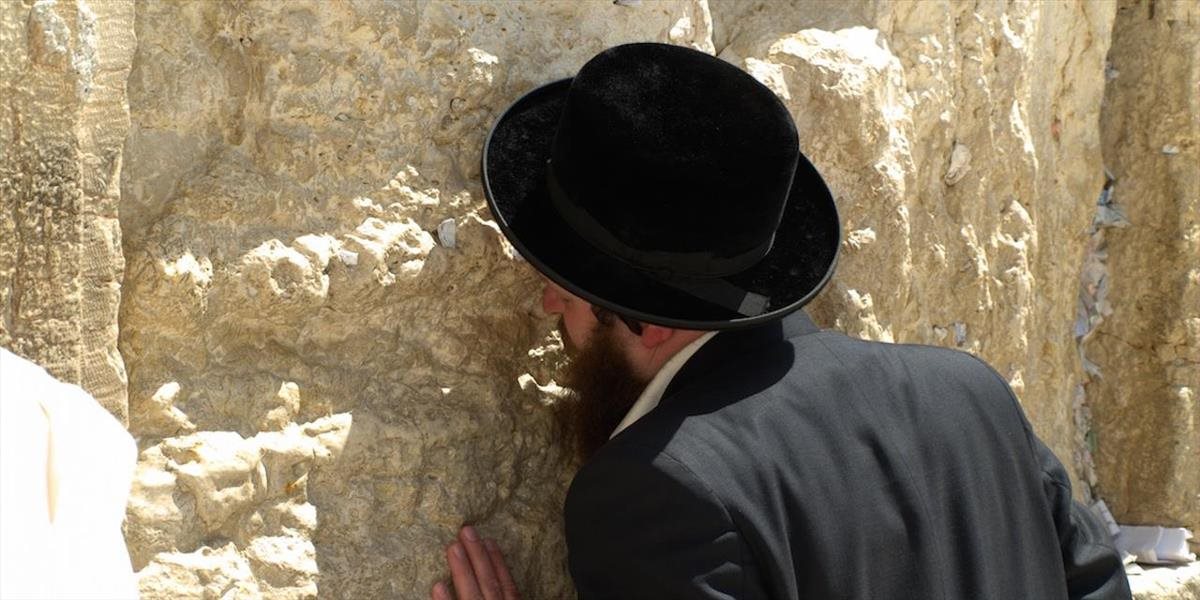 Rabín, ktorý špehoval nahé ženy, dostal šesť a pol roka väzenia