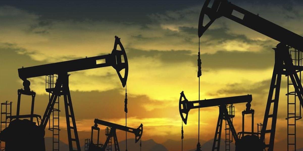 Ceny ropy klesli: Dôvodom sú stále nadmerné dodávky komodity na svetové trhy