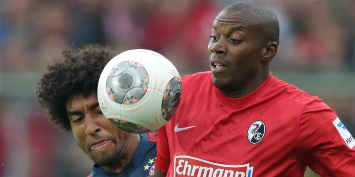 Guédé prihral na víťazný gól Freiburgu s majstrovským Bayernom