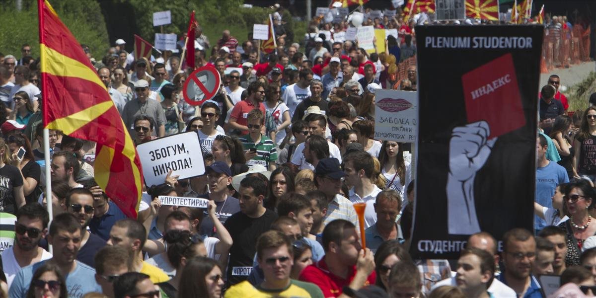 Tisíce demonštrantov sa v Macedónsku zišli na protestoch proti vláde