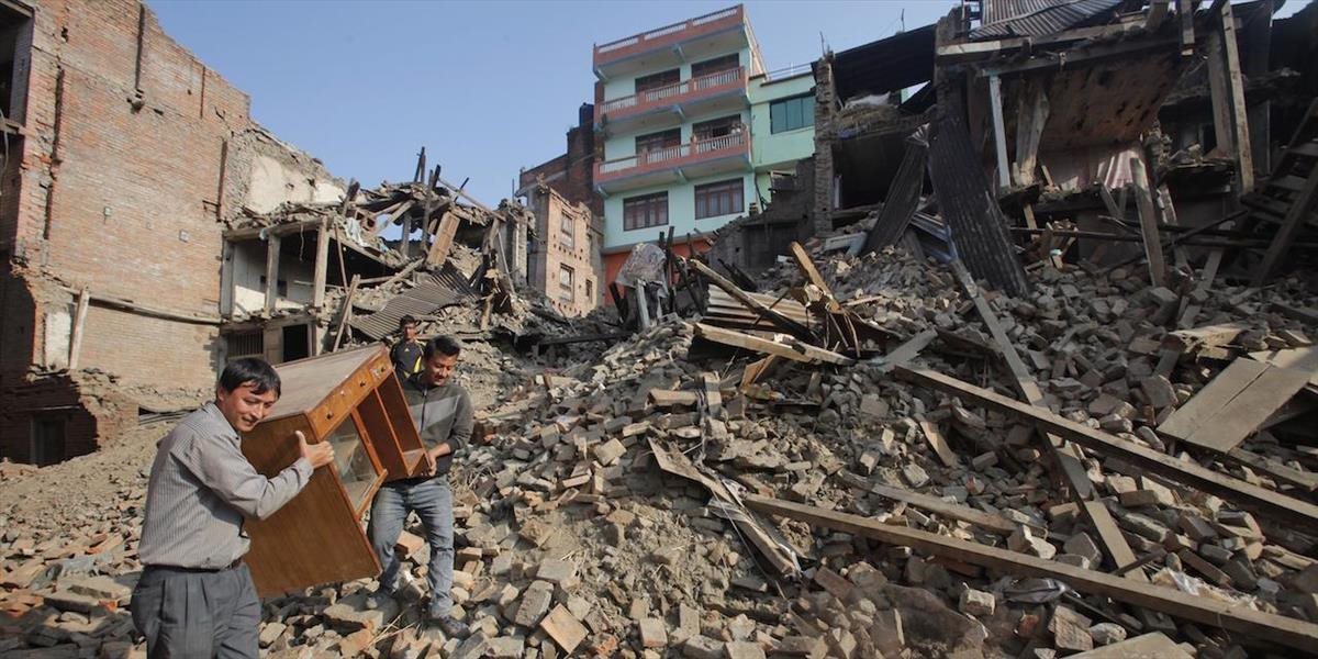 Počet obetí zemetrasení v Nepále je už najvyšší v histórii