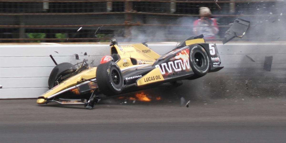 VIDEO Indy500: Ďalšia hrozivá havária, James Hinchcliffe sa podrobil operácii
