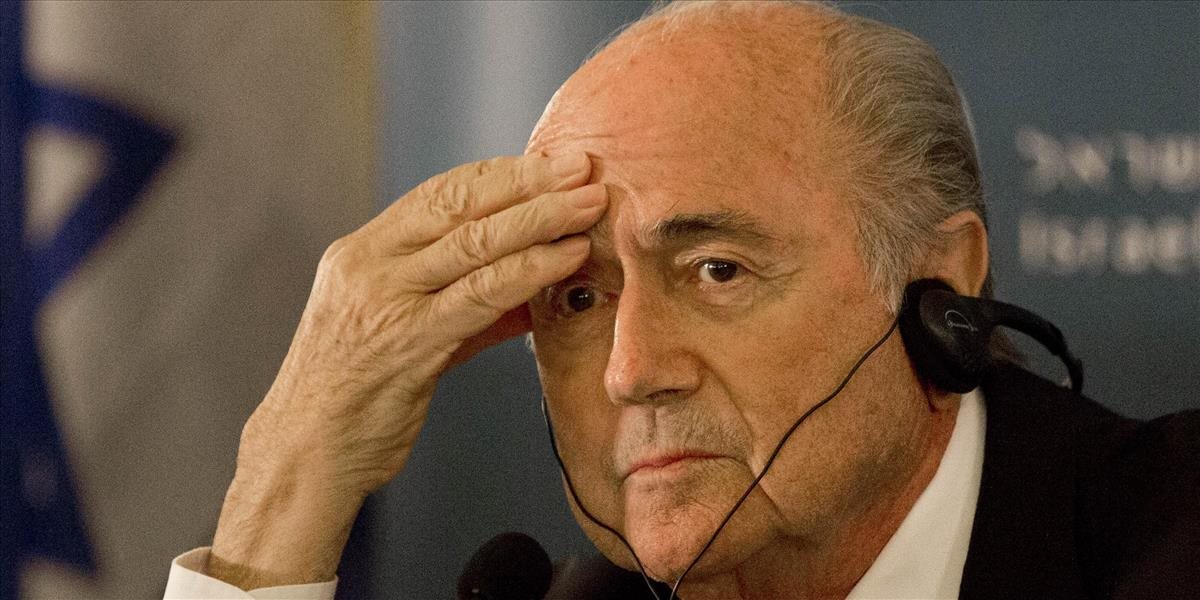 Blatter bude mať o súpera menej, Van Praag podporí princa