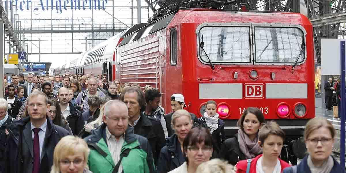 Do štrajku v Nemecku vstúpili aj strojvodcovia osobných vlakov