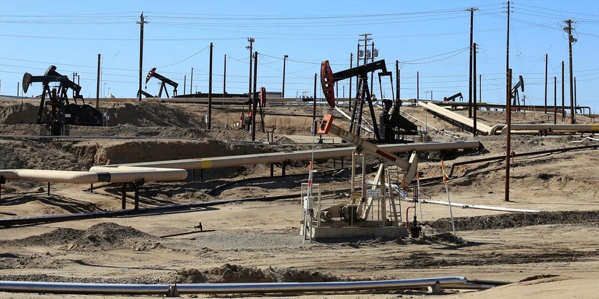 Ceny ropy mierne klesli, americká WTI sa obchoduje nad 60 USD za barel