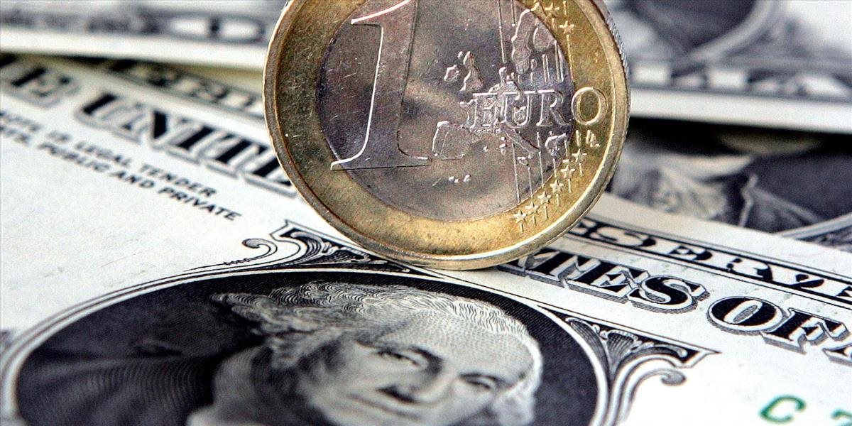 Kurz eura mierne posilnil a stabilizoval sa nad 1,11 USD/EUR