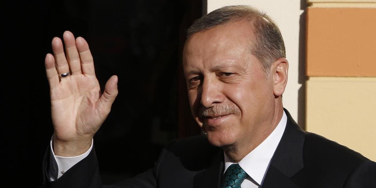Erdogan dá mercedes najvyššiemu duchovnému aj napriek pobúreniu