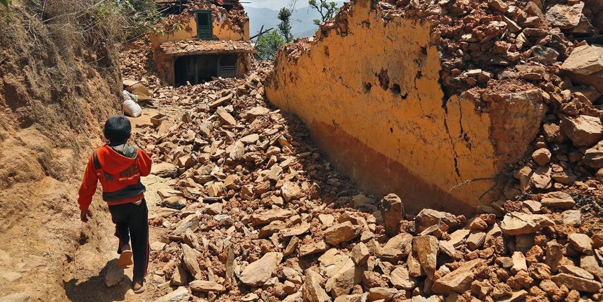Zosuv pôdy v Nepále zatarasil rieku - hrozí, že povodeň môže dospieť až do Indie