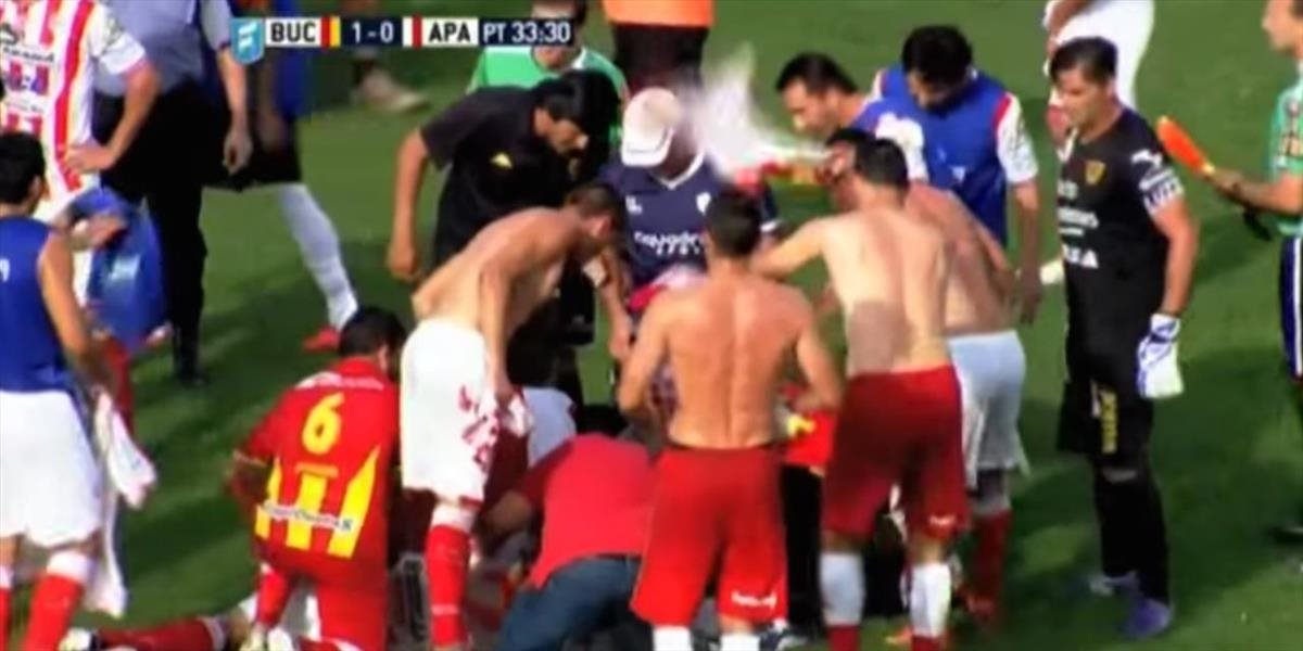 Tragédia priamo na trávniku: V argentínskej druhej lige zomrel hráč na zástavu srdca