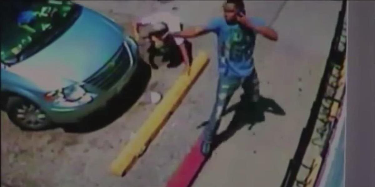 VIDEO Muž sa uhýba pred guľkami a strieľa na útočníka: Vybavuje si telefonát