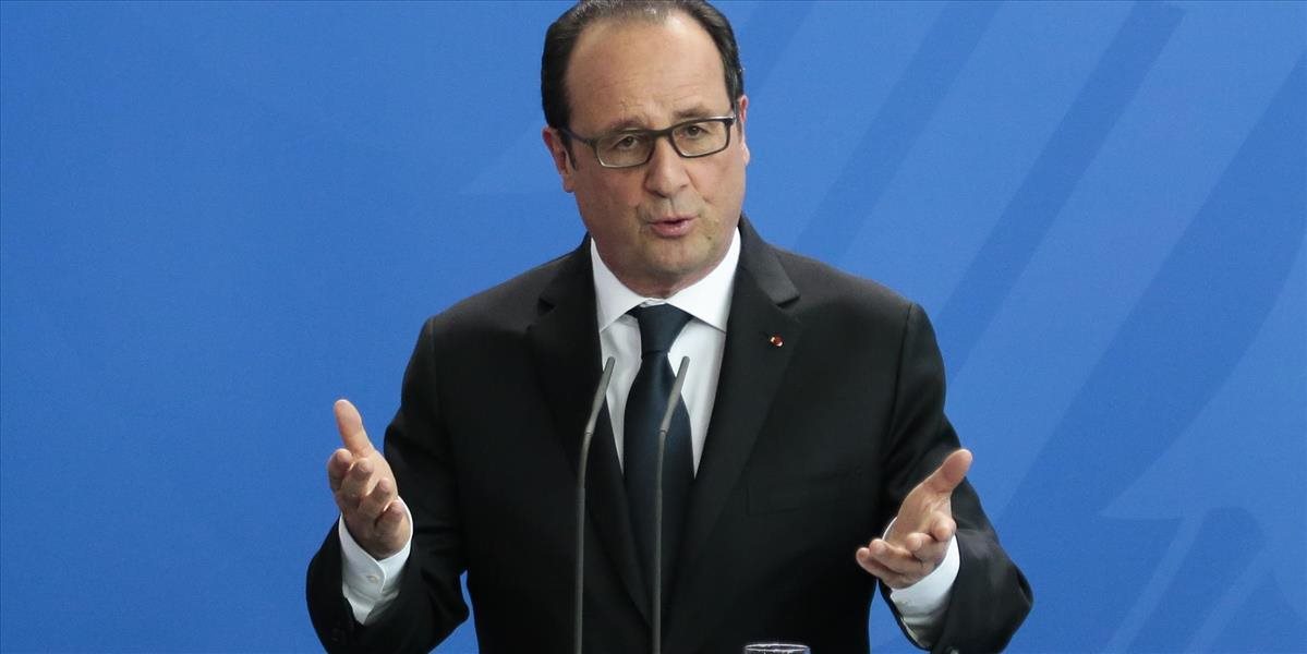 Trištvrte Francúzov nepovažujú Hollanda za dobrého prezidenta