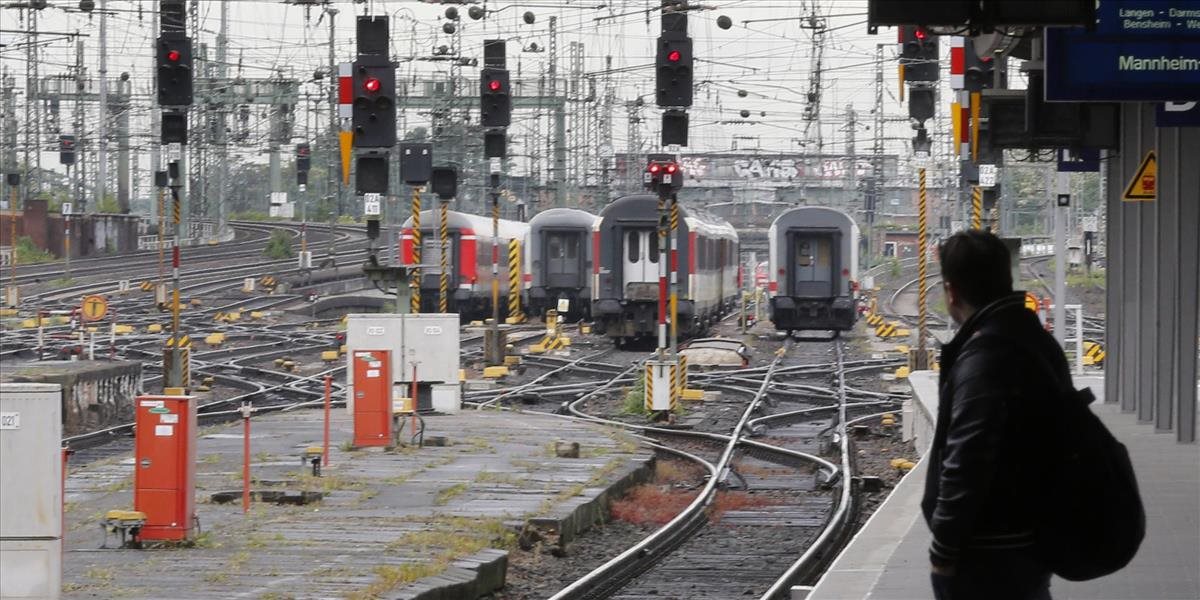 Pre štrajk rušňovodičov nepremávalo dnes v Belgicku 40 percent vlakov