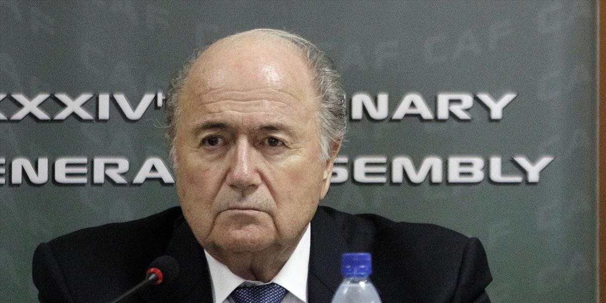 Blatter odmietol Platiniho výzvu na odstúpenie