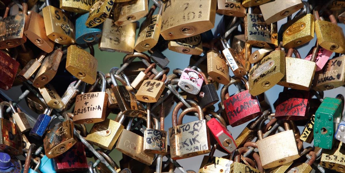 Parížske úrady nadobro odstránia "zámky lásky" z mosta Pont des Arts