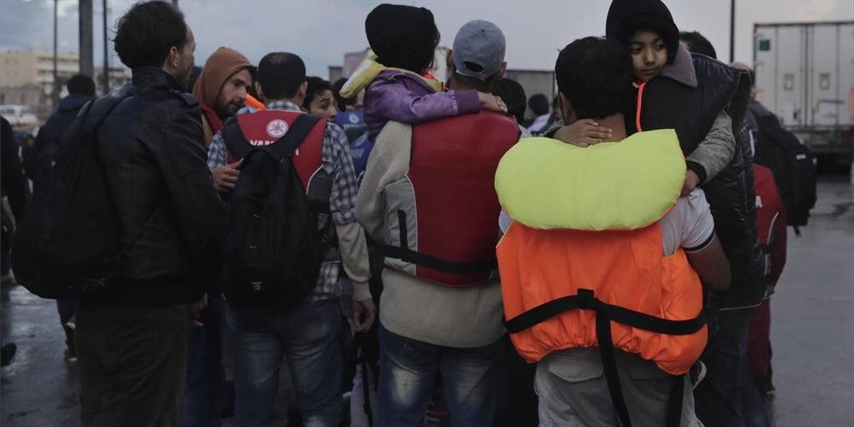Neďaleko talianskeho pobrežia zachránili vyše 200 migrantov vrátane 93-ročného Sýrčana