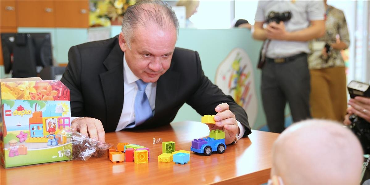 Prezident Kiska navštívil pacientov detskej onkológie: VIDEO s pekným odkazom na MDD