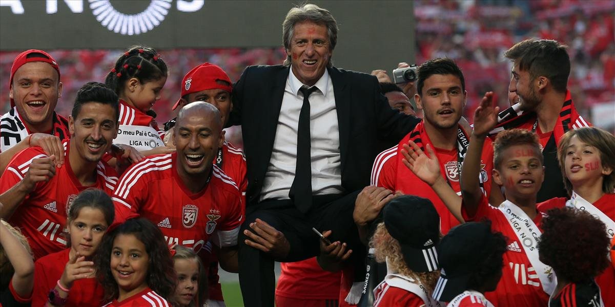 Benfica hľadá trénera, Jesus sa sľúbil Sportingu