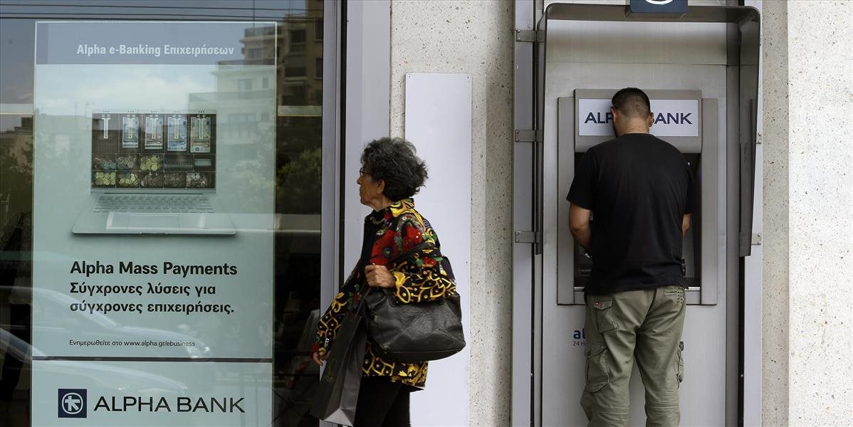 Gréci sa pripravujú na bankrot, vyberajú peniaze z bánk