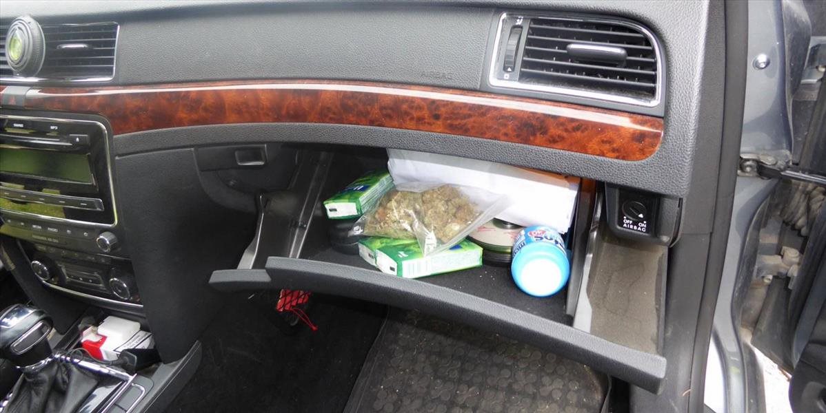Colníci odhalili už piaty pokus pašovania marihuany v aute