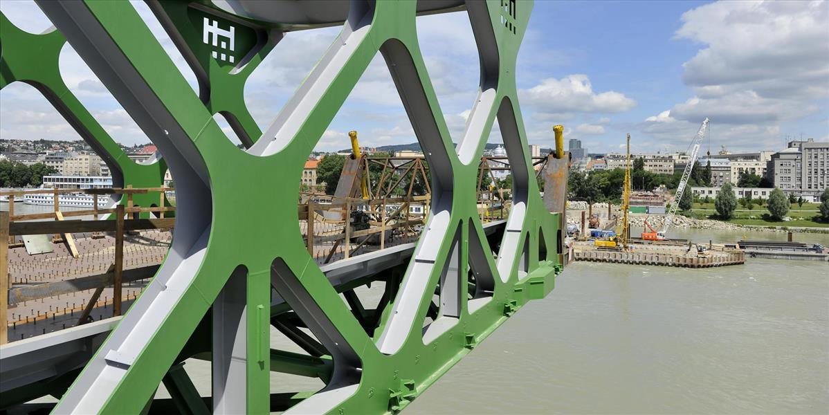Starý most už bude siahať za polovicu Dunaja