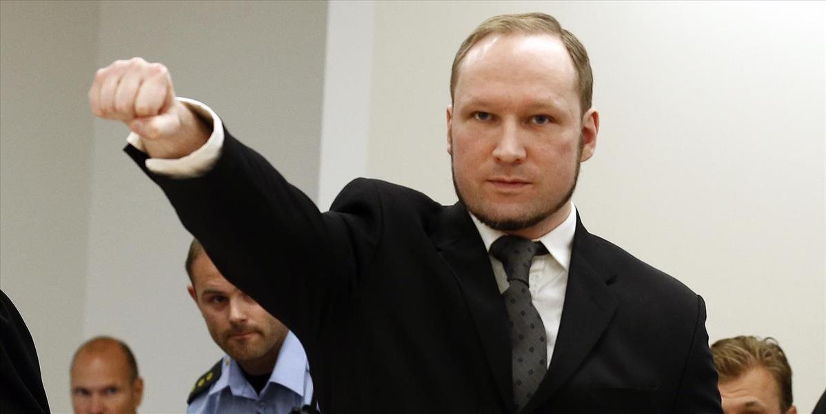 Masový vrah Breivik žaluje Nórsko za porušovanie svojich ľudských práv
