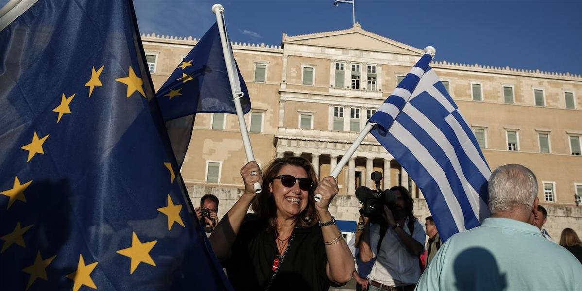 Grécki voliči sú rozdelení už na dva takmer rovnaké tábory
