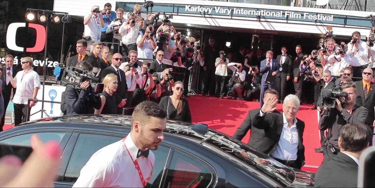 FOTO a VIDEO Červený koberec plný hviezd: filmový festival otvoril svoje brány!