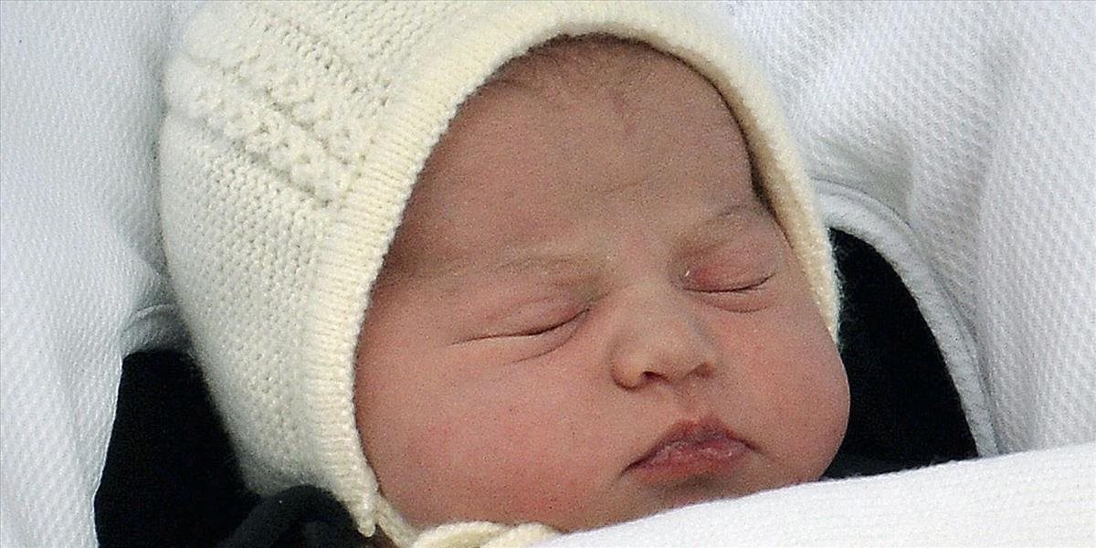 Už sú známe mená krstných rodičov princeznej Charlotte