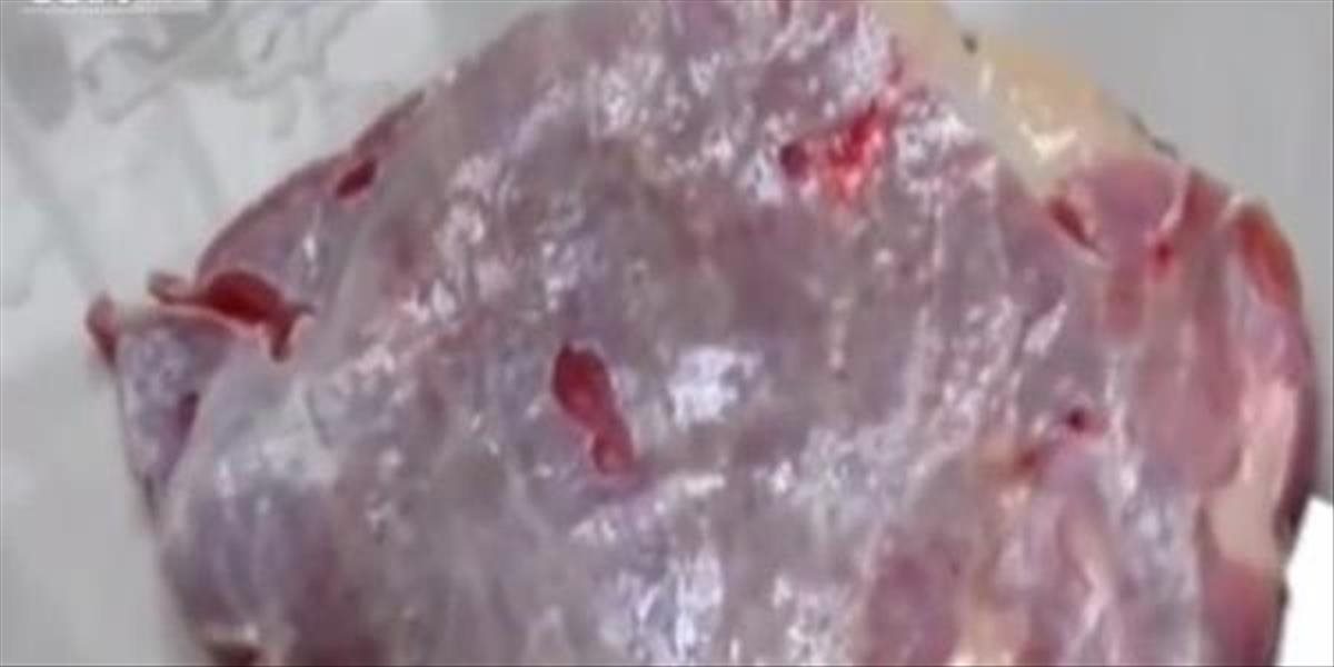 VIDEO Tento kus hovädzieho mäsa je taký čerstvý, že sa ešte hýbe