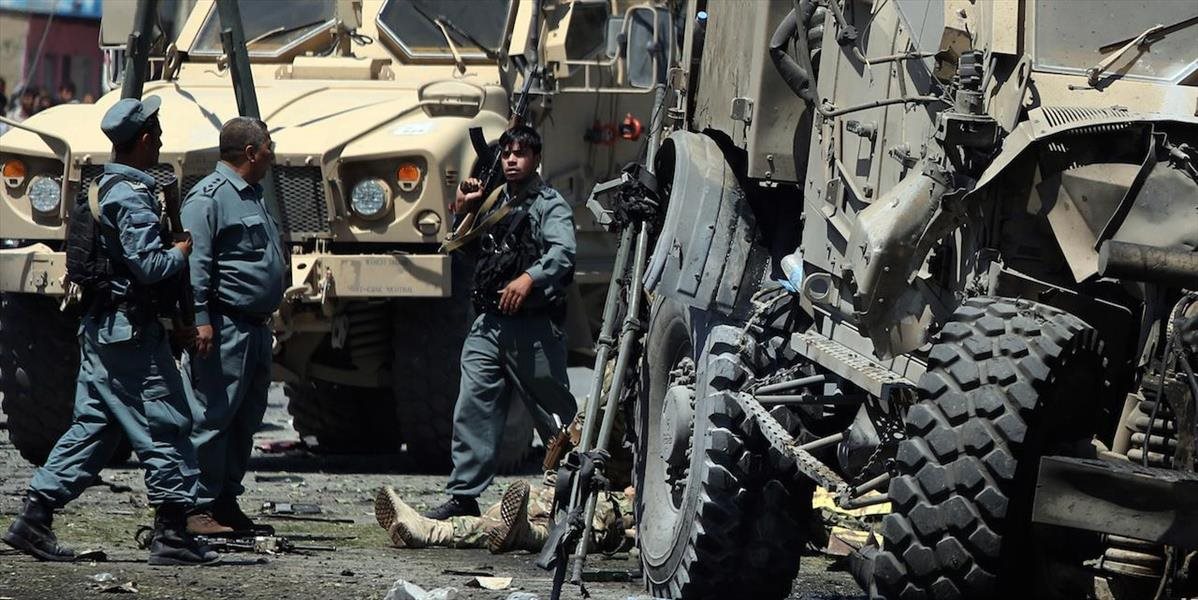 Samovražedný atentánik zaútočil na konvoj NATO v Afganistane