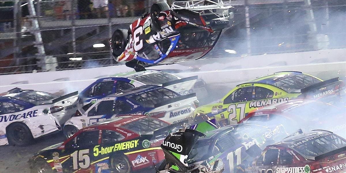 VIDEO NASCAR: Austin Dillon prežil hrôzostrašnú nehodu