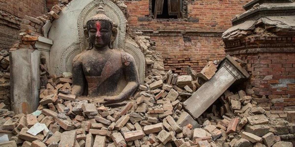 Vo Vietname sa zrútila gigantická socha Budhu