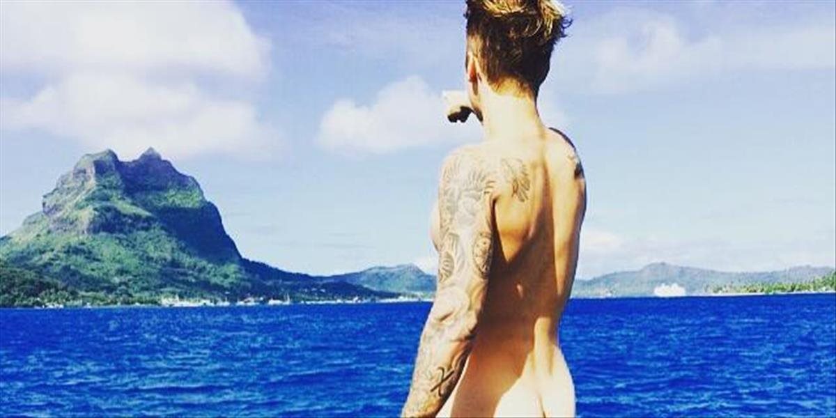 Justin Bieber zverejnil FOTO s nahým zadkom, internet ihneď zareagoval