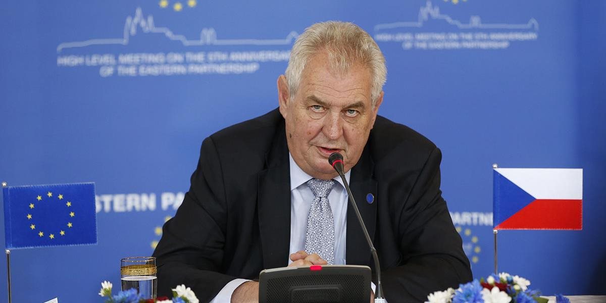 Miloš Zeman nepochodil na ústavnom súde s námietkami voči služobnému zákonu