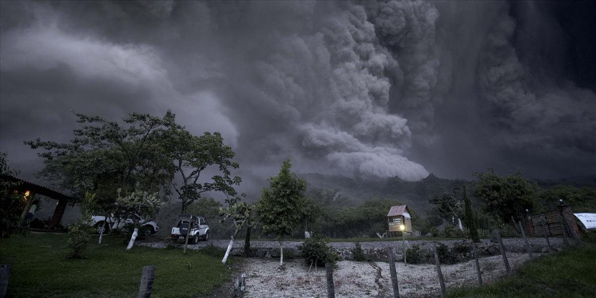 Sopečný popol z mexického vulkánu Colima si vyžiadal evakuáciu 70 ľudí