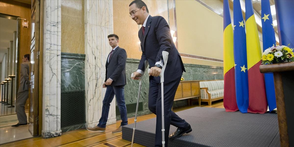 Rumunský premiér podozrivý z korupcie odstúpil z čela vládnej strany