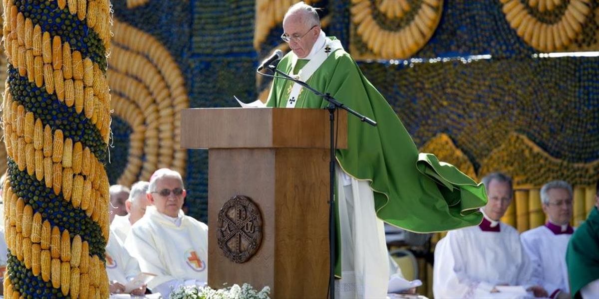 Pápež zavŕšil latinskoamerické turné omšou pod holým nebom v Asuncióne