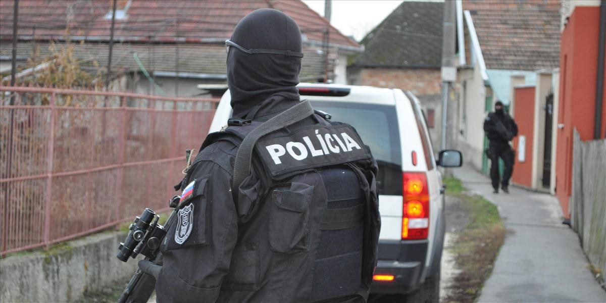 Polícia mala pri zásahu vo Vrbnici použiť neprimeranú silu, riaditeľ zboru obvinenia ostro odmieta