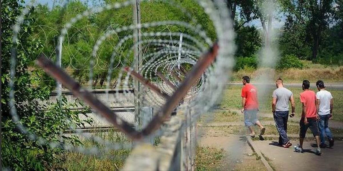 Na maďarsko-srbských hraniciach začali stavať plot proti utečencom