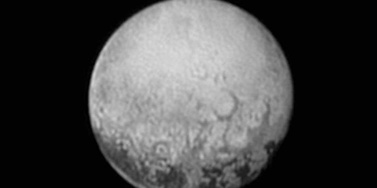 Trpasličia planéta Pluto je väčšia, ako vedci predpokladali