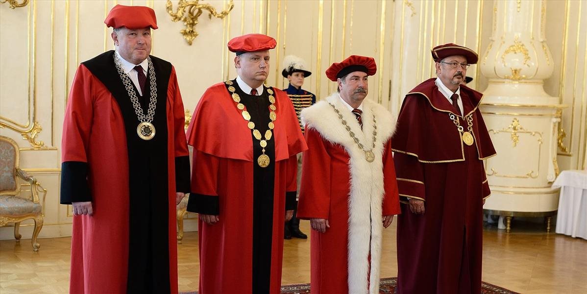 FOTO Kiska vymenoval štyroch rektorov vysokých škôl