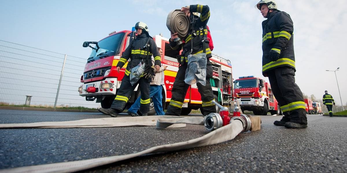 Požiar strechy kostola v obci Trnávka hasiči zlikvidovali za krátky čas