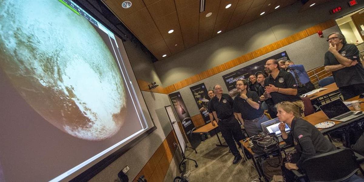 Sonda New Horizons nadviazala kontakt so Zemou