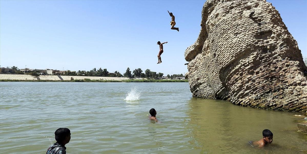 Irak sužujú extrémne horúčavy, vláda vyhlásila deň voľna