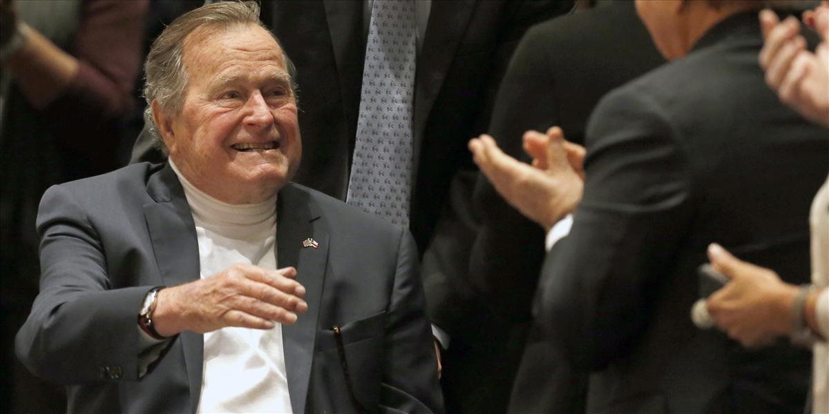 Bývalý prezident George Bush starší si po páde zlomil kosť v krku