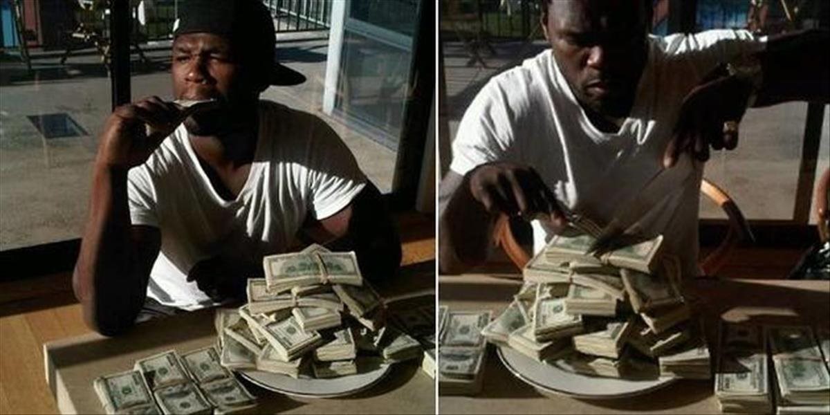 VIDEO 50 Cent rozhadzuje peniaze na striptíze v deň keď vyhlásil bankrot