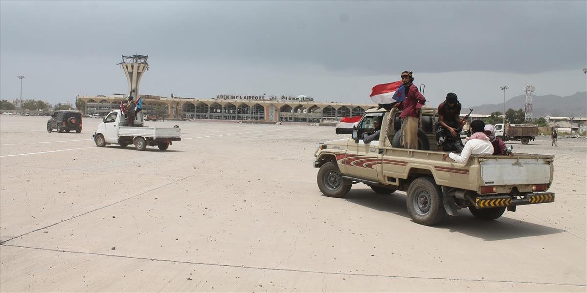 Exilová vláda v Jemene ohlásila oslobodenie provincie Aden z rúk povstalcov