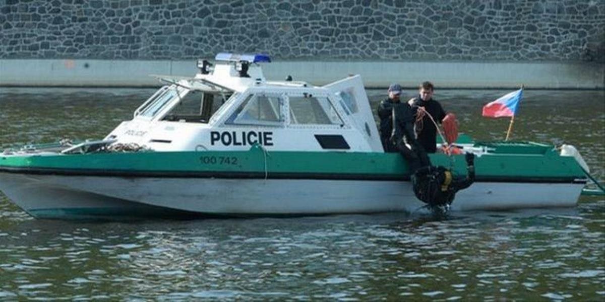 Policajný čln zabil muža plávajúceho v priehrade